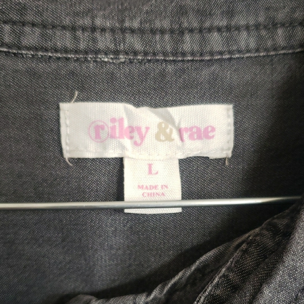 Riley & Rae Charcoal Button-Down Shirt - Picture 2 of 8